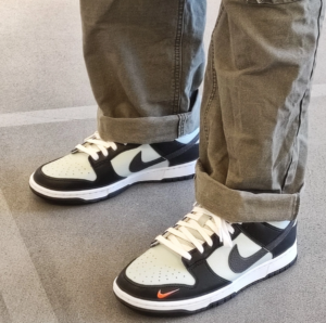 Giay Nike Dunk Low 'Black Total Orange' FN7808-001