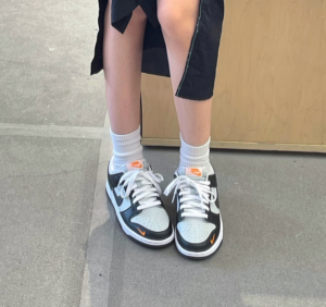 Giay Nike Dunk Low 'Black Total Orange' FN7808-001