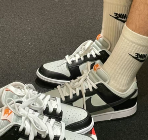 Giay Nike Dunk Low 'Black Total Orange' FN7808-001