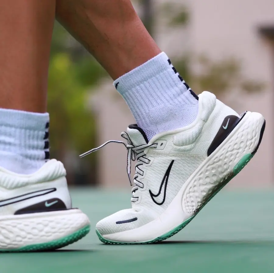 Giay Nike ZoomX Invincible Run Flyknit 2 'Sail' DH5425-102