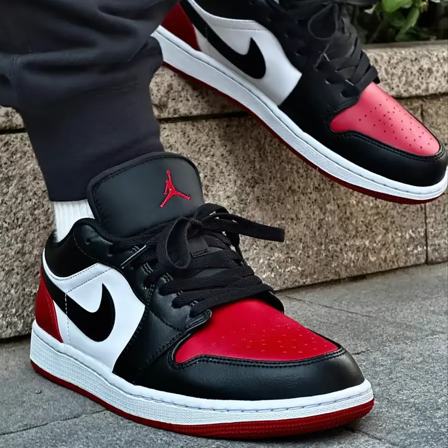 Giay Nike Air Jordan 1 Low 'Bred Toe' 553558-161