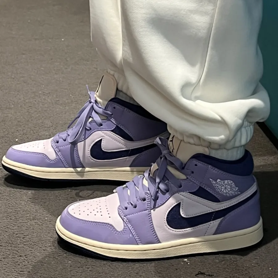 Giay Nike Air Jordan 1 Mid SE 'Sky J Purple' DZ3745-500
