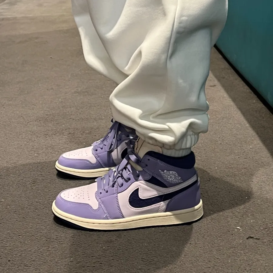 Giay Nike Air Jordan 1 Mid SE 'Sky J Purple' DZ3745-500