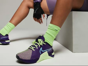 Giay Nike Metcon 8 AMP Deep Purple 'Volt' DV1206-500