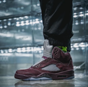 Giay Nike Air Jordan 5 Retro SE 'Burgundy' DZ4131-600