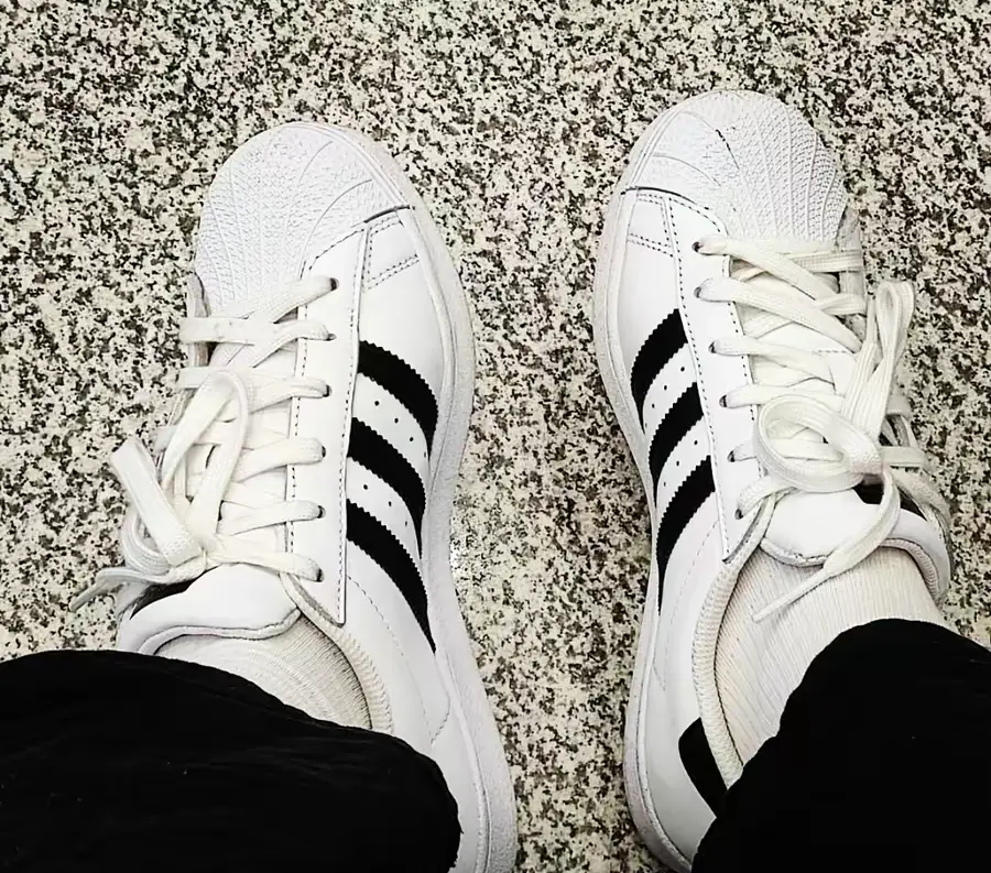 Giay Adidas Superstar 82 'Off White' GY7037