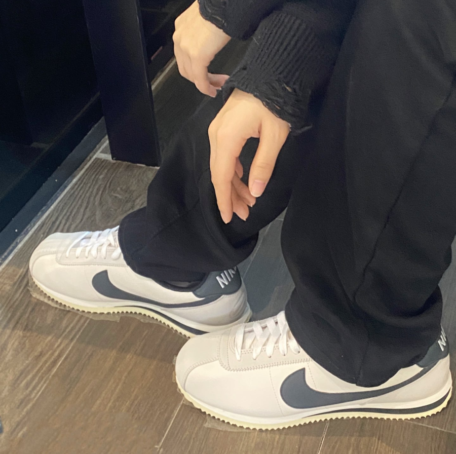 Giay Nike Cortez SE 'Light Bone' FN7650-030