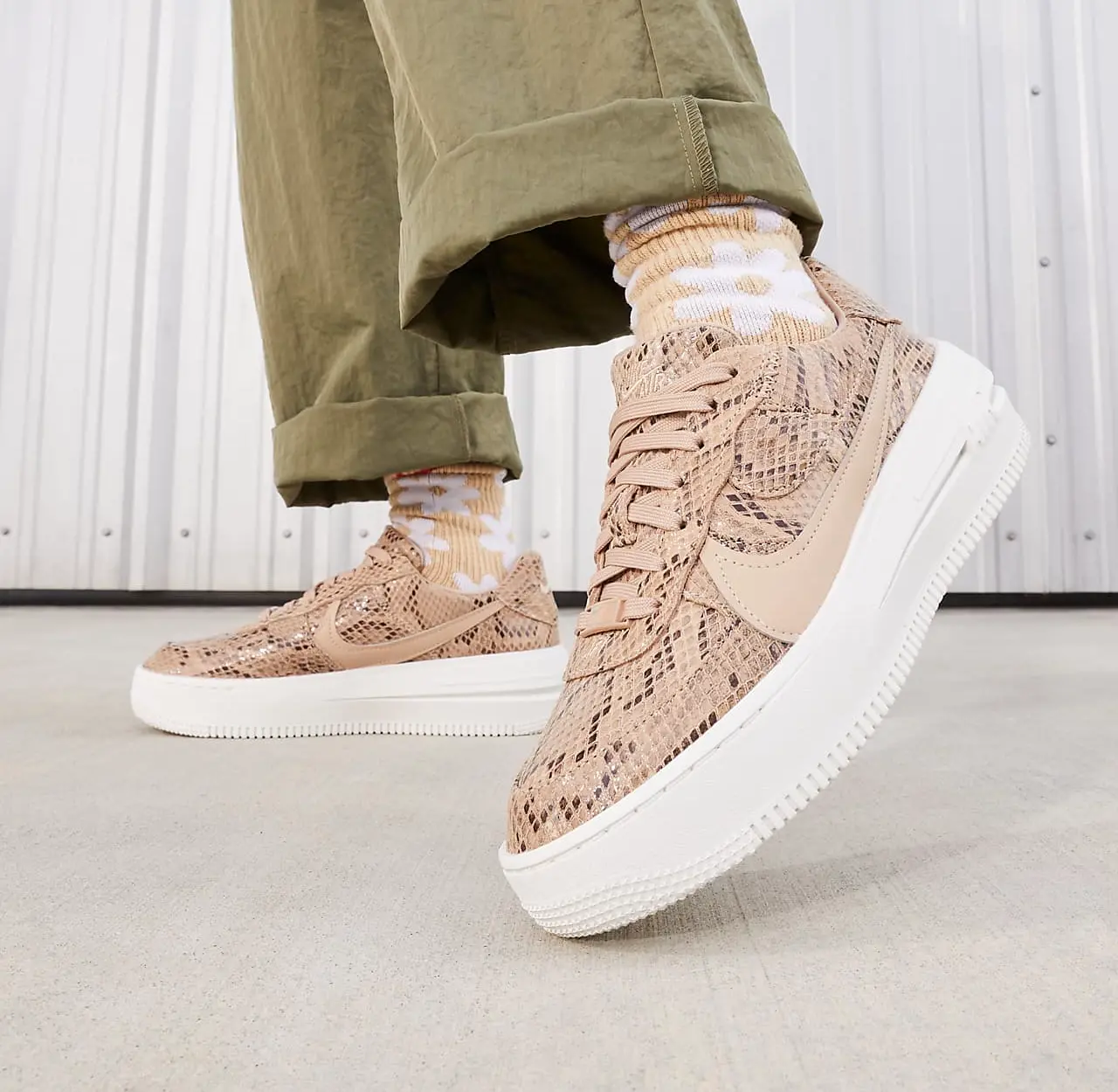 Giay Nike Air Force 1 PLT.AF.ORM 'Snakeskin' FJ4965-200