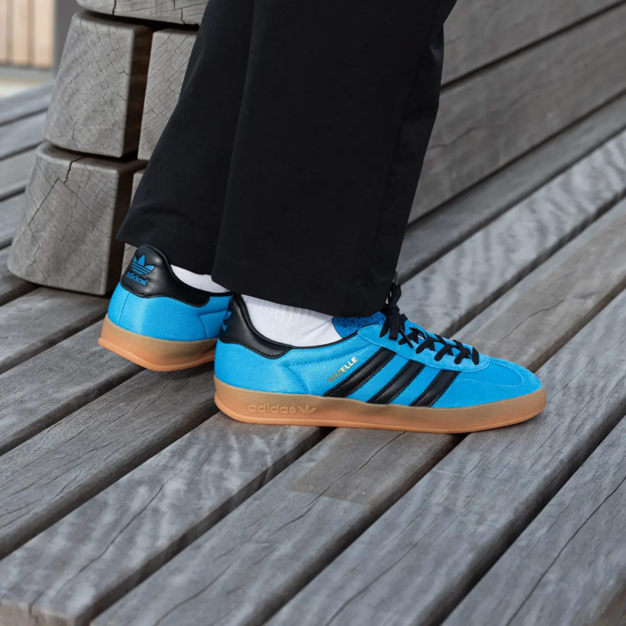 Giay Adidas Gazelle Indoor 'Bright Blue Black Gum' IG4998