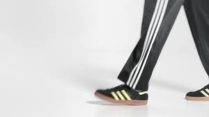 Giay Adidas Gazelle Indoor 'Black Almost Yellow Gum' IG4999