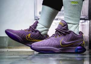 Giay Nike LeBron 21 'Purple Rain' FV2345-500