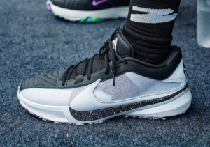 Giay Nike Zoom Freak 5 'Oreo' DX4985-101