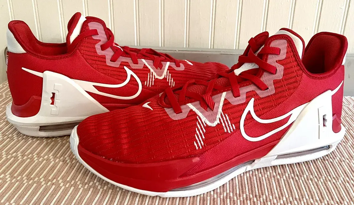 Giay Nike LeBron Witness 6 TB 'University Red' DO9843-600