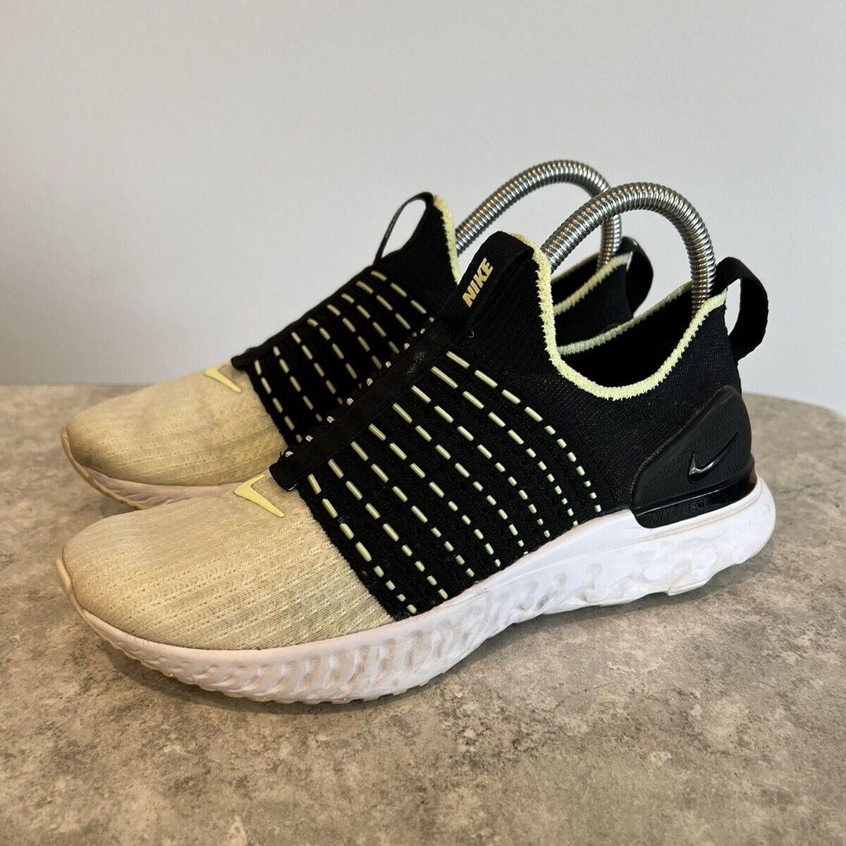 Giay Nike React Phantom Run 'Black Volt' CJ0280-004