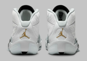 Giay Nike Jordan 38 'FIBA' FN7481-100