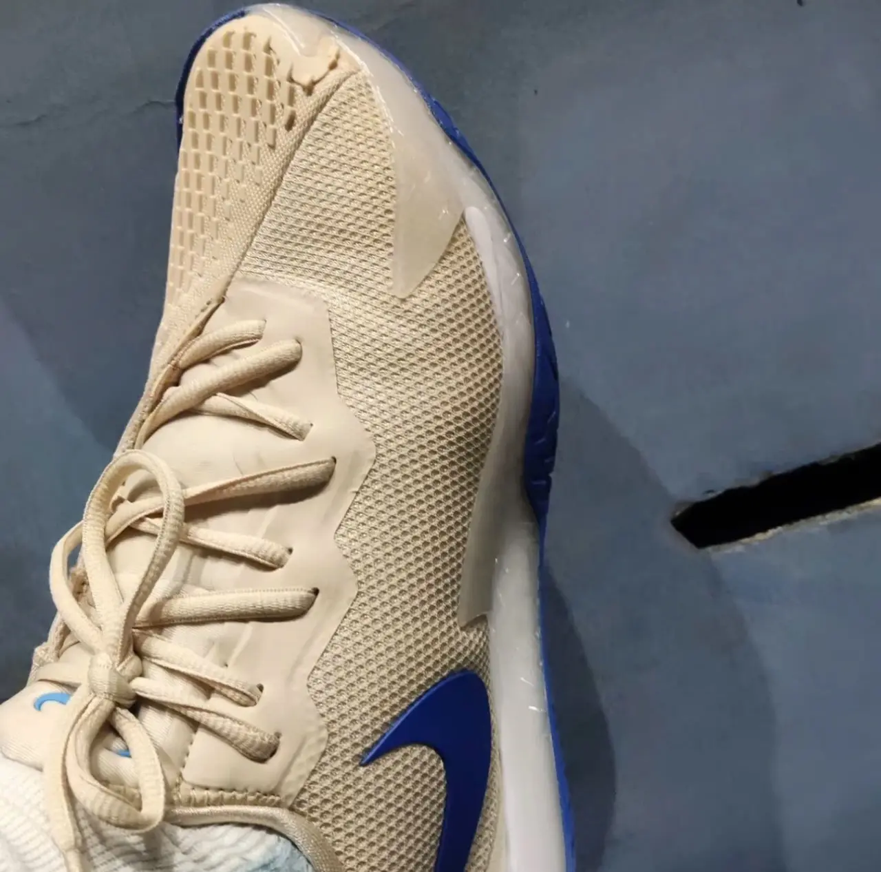 Alternative view of Giày Nike Court Zoom Vapor Cage 4 'Sanddrift' DD1579-104
