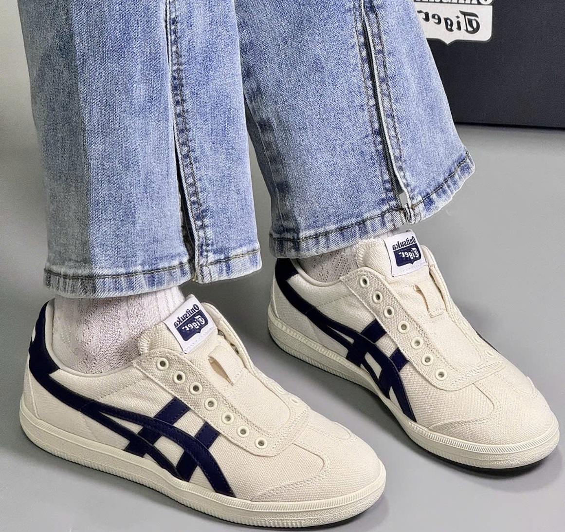 Giay Onitsuka Tiger Mexico 66 'White Blue' 1183C142-200