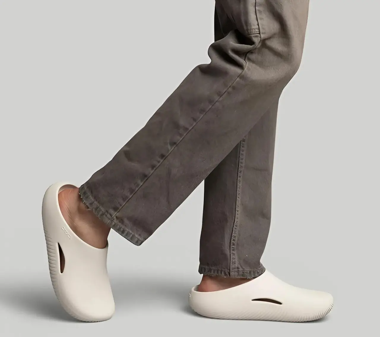 Alternative view of Dép Crocs Mellow 'Stucco' 208493-160