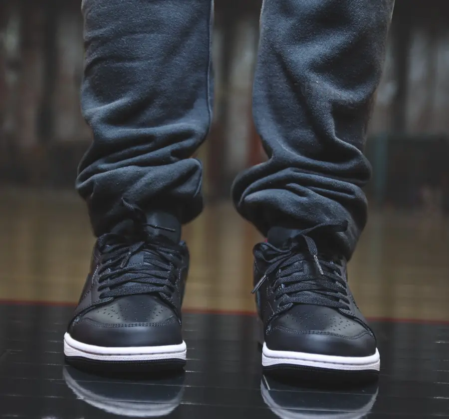 Giay Nike Air Jordan 1 Low SE 'Black Elephant' FB9907-001
