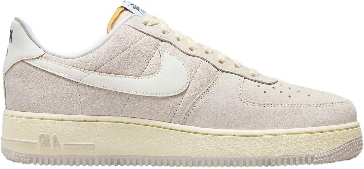 Giay Nike Air Force 1 07 'Sail' FQ8077-104