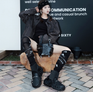 Giay Crocs X Feng Chen Wang Echo Clog 'Black' 209391-001