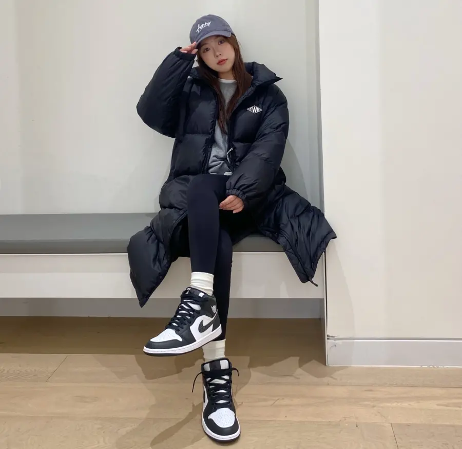Giay Nike Air Jordan 1 Mid 'Panda Off Noir' FB9911-001