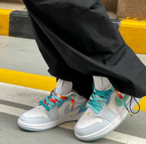 Giay Nike Air Jordan 1 Low SE 'Emerald Rise' FN8899-131