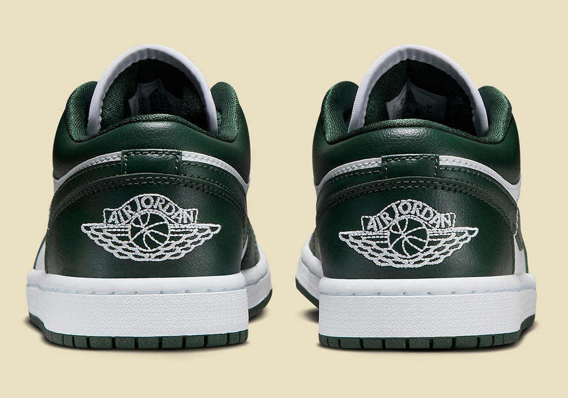 Giay Nike Air Jordan 1 Low 'Galactic Jade' DC0774-113