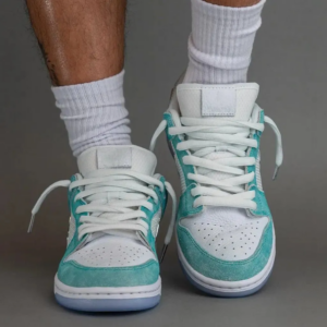 Giay Nike SB Dunk Low 'April Skateboards' FD2562-400