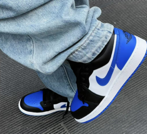 Giay Nike Air Jordan 1 Low GS 'Alternate Royal Toe' 553560-140