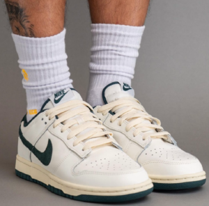 Giay Nike Dunk Low 'Athletic Department' FQ8080-133