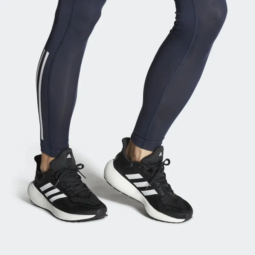 Giay Adidas PureBoost 22 'Black White' GW8588