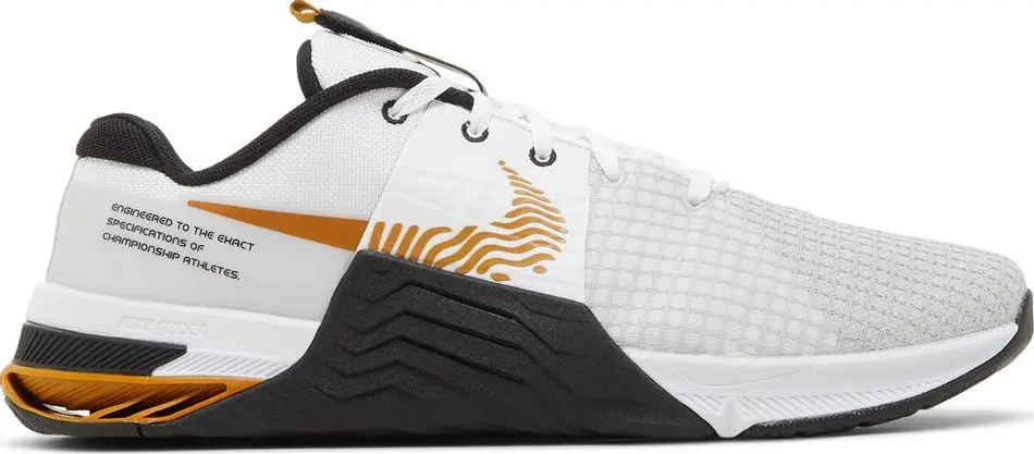 Giay Nike Metcon 8 'White Gold Suede' DO9328-100