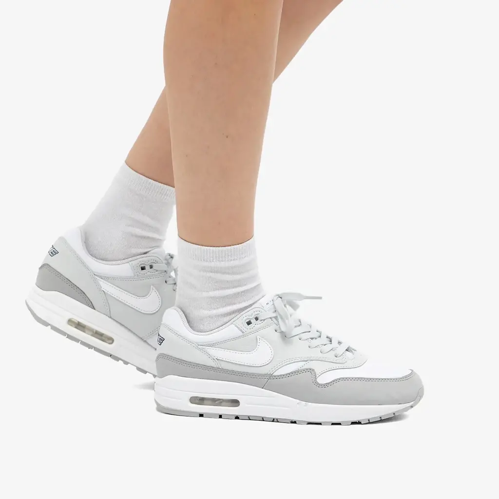 Giay Nike Air Max 1 87 'Photon Dust White' FN0564-001