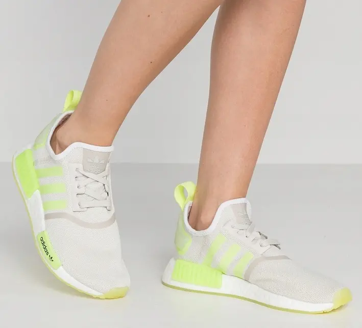 Giay Adidas NMD R1 'Light Green' FV8731