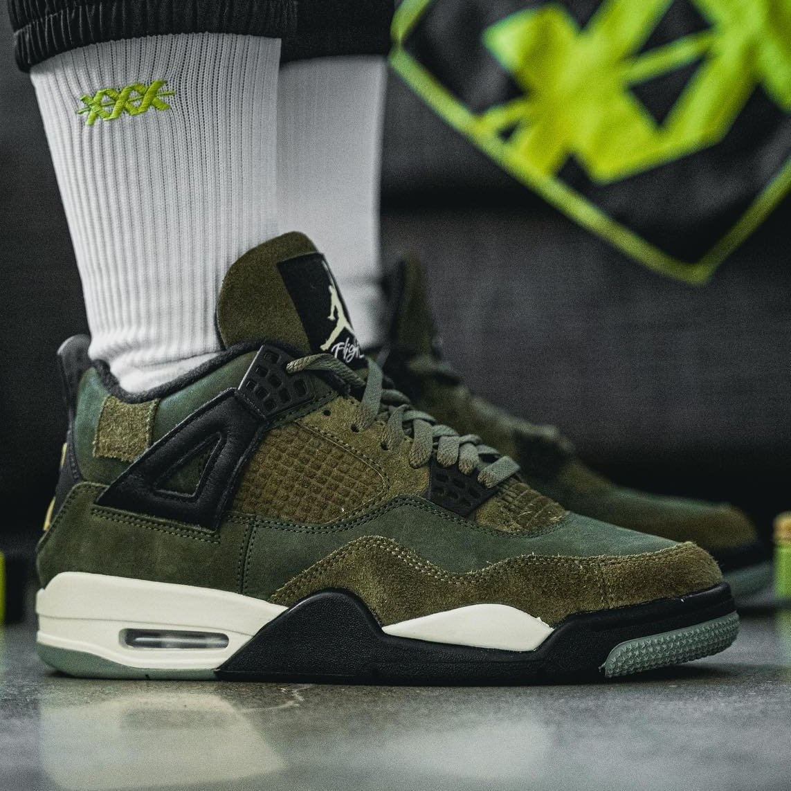 Giay Nike Air Jordan 4 Retro SE Craft 'Medium Olive' FB9927-200