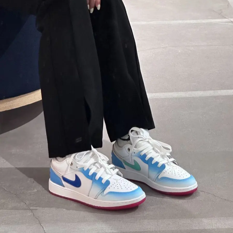 Giay Nike Air Jordan 1 Low 'Blue Gradient' FN8895-141