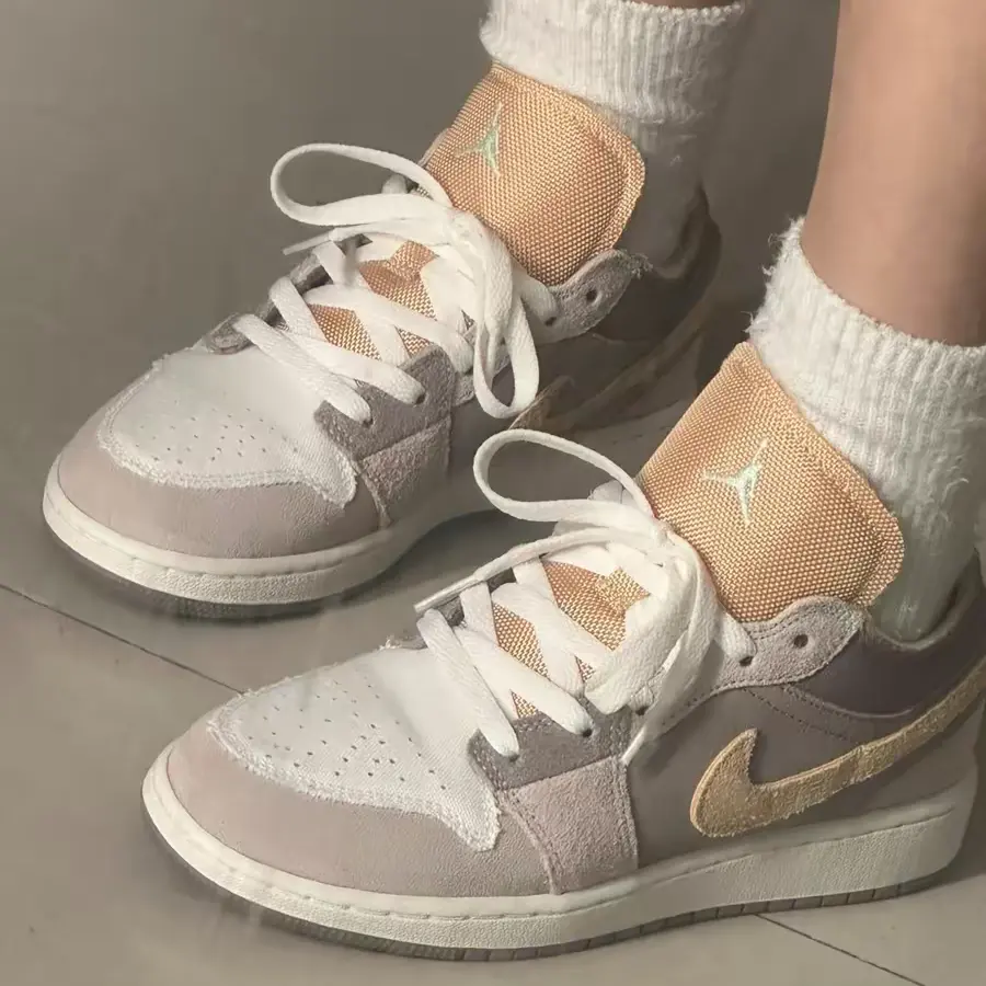 Giay Nike Air Jordan 1 Low Craft 'Taupe Haze' DZ4465-200