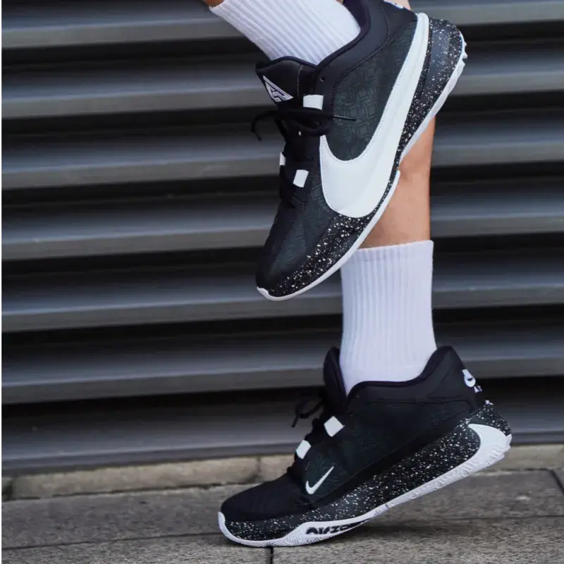 Giay Nike Zoom Freak 5 'Black White' DX4996-003