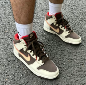 Giay Nike Dunk High SE 'Baroque Brown' FB8892-200