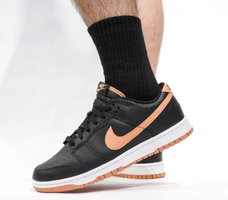 Giay Nike Dunk Low 'Black Amber Brown' DV0831-004