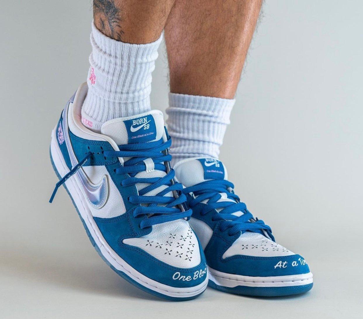 Giay Nike Dunk Low SB x Born x Raised 'One Block At A Time' FN7819-400