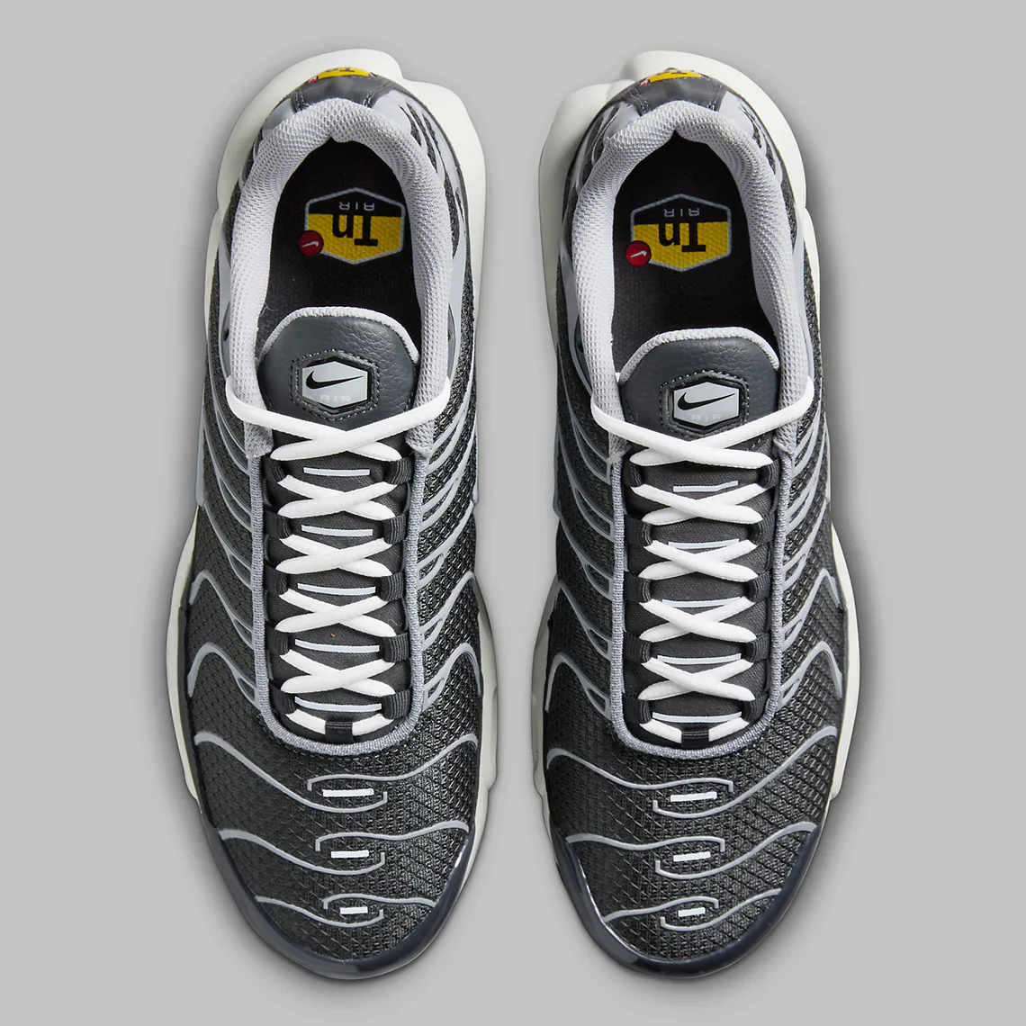 Giay Nike Air Max Plus 'Greyscale Cool Grey' DZ2655-001