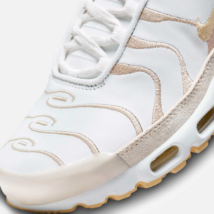 Giay Nike Air Max Plus Premium 'Sanddrift' DZ2832-101