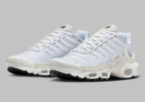 Giay Nike Air Max Plus 'Sail Pure Platinum Silver' FN7813-001