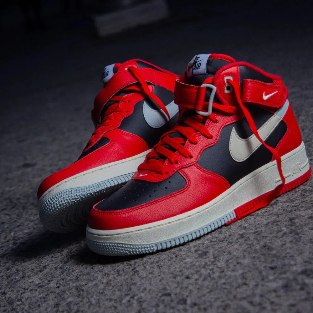 Giay Nike Air Force 1 Mid LV8 'Split Black Red' DZ2554-001