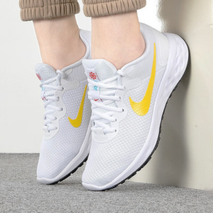 Giay Nike Revolution 6 'White' DC3729-105