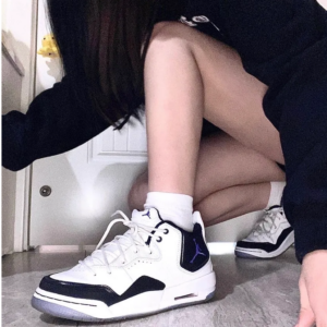Giay Nike Air Jordan Courtside 23 'White Dark Concord' AR1002-104