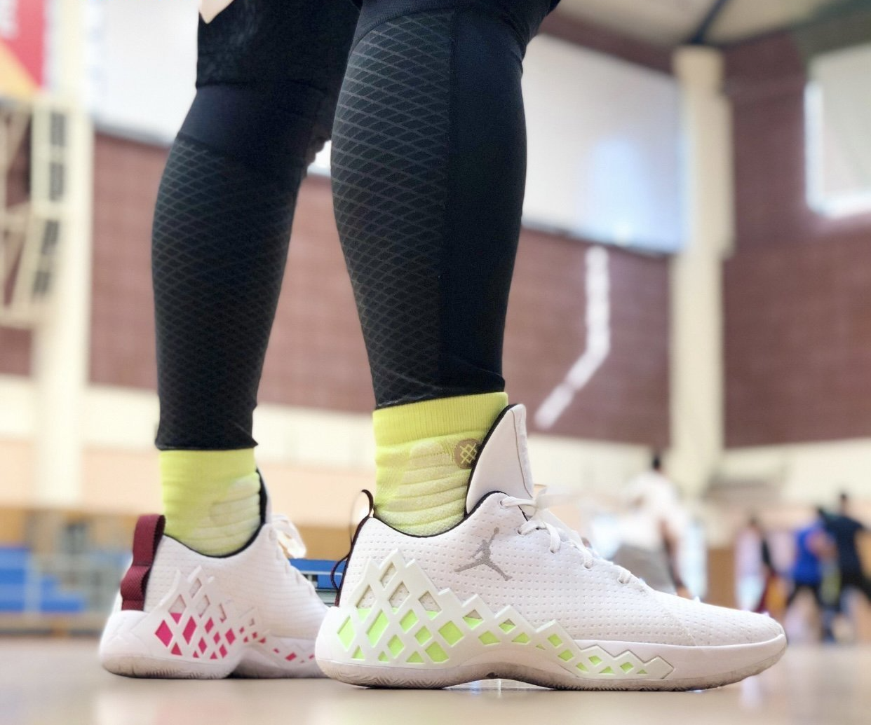 Giay Nike Air Jordan Jumpman Diamond Low PF 'White Mismatch' CI1209-101