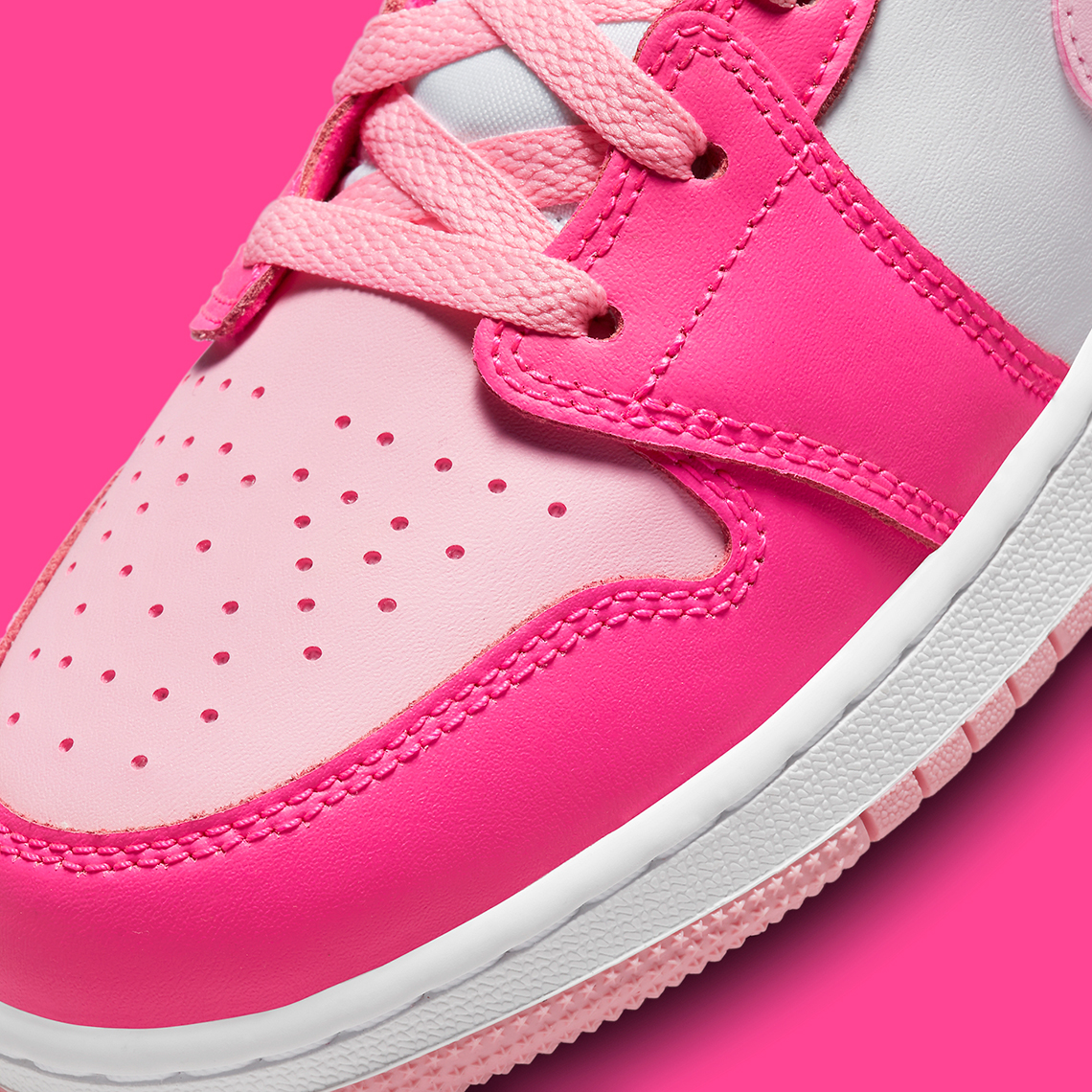 Giay Nike Air Jordan 1 Mid GS 'Fierce Pink' FD8780-116